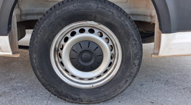 VOLKSWAGEN COMERCIALES LCV CRAFTER 35 FURGON BATALLA MEDIA L3H2 2.0 TDI FWD 103 KW (140 cv) 6 VEL. 3500 KG
