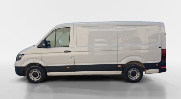 VOLKSWAGEN COMERCIALES LCV CRAFTER 35 FURGON BATALLA MEDIA L3H2 2.0 TDI FWD 103 KW (140 cv) AUT 8 VEL. 3500 KG