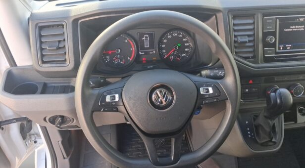 VOLKSWAGEN COMERCIALES LCV CRAFTER 35 FURGON BATALLA MEDIA L3H2 2.0 TDI FWD 103 KW (140 cv) AUT 8 VEL. 3500 KG