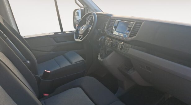 VOLKSWAGEN COMERCIALES LCV CRAFTER 35 FURGON BATALLA MEDIA L3H2 2.0 TDI FWD 103 KW (140 cv) AUT 8 VEL. 3500 KG