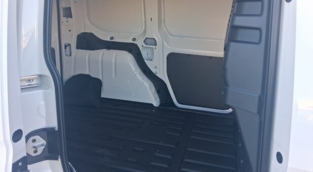 VOLKSWAGEN COMERCIALES CADDY CARGO 1.5 TSI HYBRID 85 KW (116 cv) / 85 KW (116 CV) DSG 6 VEL.