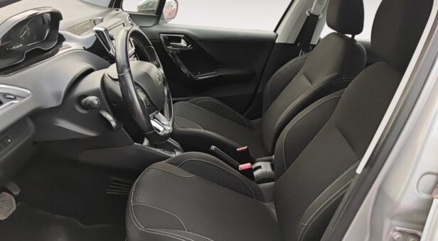 PEUGEOT 208 BERLINA CON PORTON 1.2L PURETECH 81KW SIGNATURE AUTO 110 5p