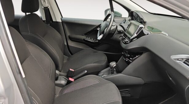 PEUGEOT 208 BERLINA CON PORTON 1.2L PURETECH 81KW SIGNATURE AUTO 110 5p