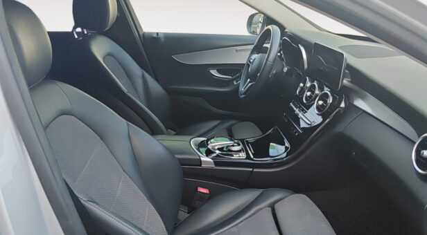 MERCEDES C-CLASS SEDAN 2.0 C 220 D 4MATIC AUTO 194 4p