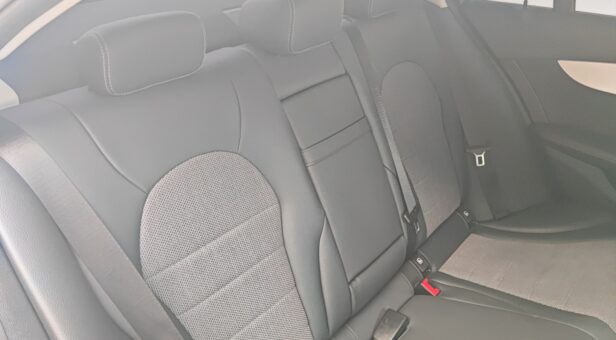 MERCEDES C-CLASS SEDAN 2.0 C 220 D 4MATIC AUTO 194 4p