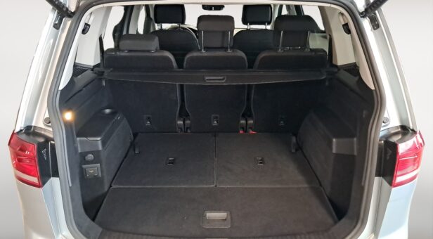 VOLKSWAGEN TOURAN MONOVOLUMEN COMPACTO 2.0 TDI 110KW DSG LIFE 150 5P 7 Plazas