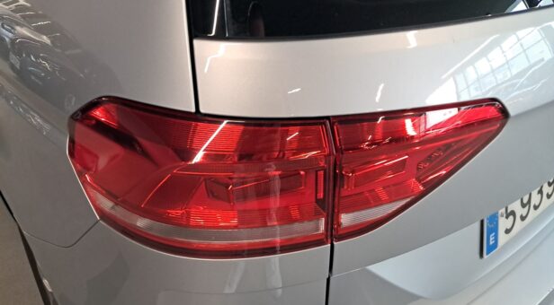 VOLKSWAGEN TOURAN MONOVOLUMEN COMPACTO 2.0 TDI 110KW DSG LIFE 150 5P 7 Plazas