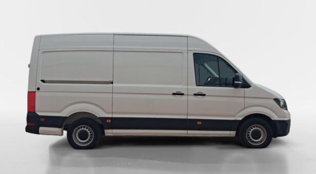 VOLKSWAGEN COMERCIALES LCV CRAFTER 35 Furgón Batalla Media L3H2 2.0 TDI FWD 103 kW (140 CV) 6 Vel. 3500 kg