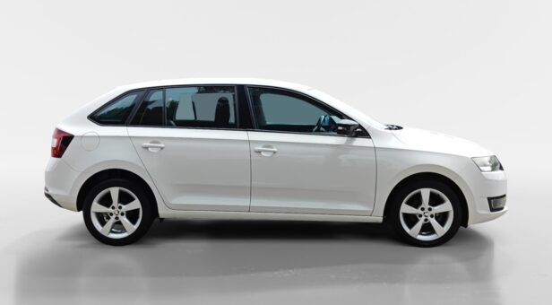 SKODA RAPID BERLINA CON PORTON 1.2 TSI AMBITION 86 5p