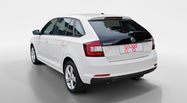 SKODA RAPID BERLINA CON PORTON 1.2 TSI AMBITION 86 5p