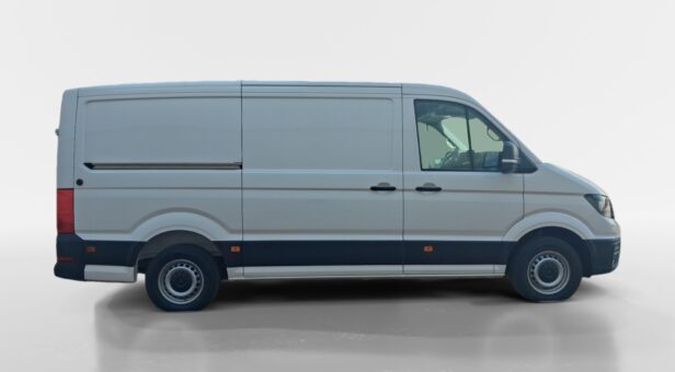 VOLKSWAGEN COMERCIALES LCV CRAFTER 35 FURGON BATALLA MEDIA L3H2 2.0 TDI FWD 103 KW (140 cv) 6 VEL. 3500 KG