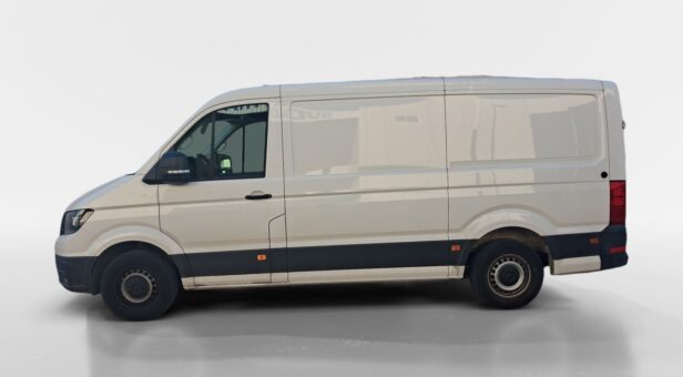VOLKSWAGEN COMERCIALES LCV CRAFTER 35 FURGON BATALLA MEDIA L3H2 2.0 TDI FWD 103 KW (140 cv) AUT 8 VEL. 3500 KG