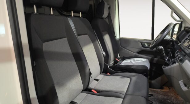 VOLKSWAGEN CRAFTER FURGON 2.0 TDI 75KW 35 MWB 102 4p