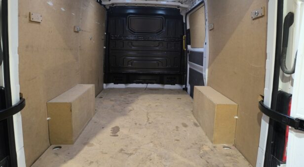 VOLKSWAGEN CRAFTER FURGON 2.0 TDI 75KW 35 MWB 102 4p