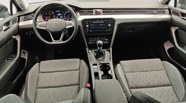 VOLKSWAGEN PASSAT VARIANT EXECUTIVE 2.0 TDI 110 KW (150 cv) 6 VEL.