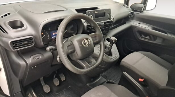 TOYOTA PROACE CITY VERSO COMBI 1.5D 75KW GX L1 102 4p