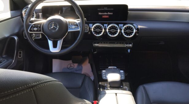 MERCEDES CLA -CLASS CLA 180 PROGRESSIVE Line
