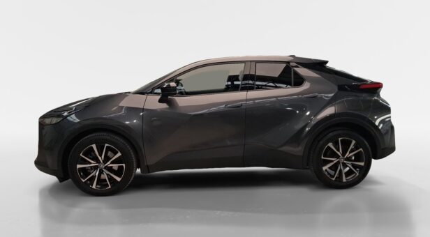 TOYOTA C-HR Toyota C-HR 220PH e-CVT 5P Advance