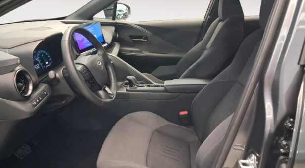 TOYOTA C-HR Toyota C-HR 220PH e-CVT 5P Advance