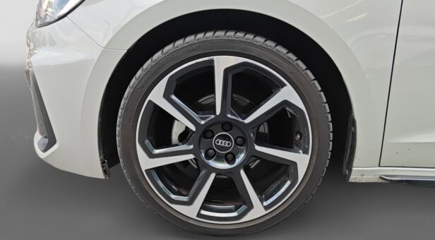 AUDI A1 BERLINA CON PORTON 1.0 30 TFSI S TR ADRENAL BLACK SPORTBACK 116 5p