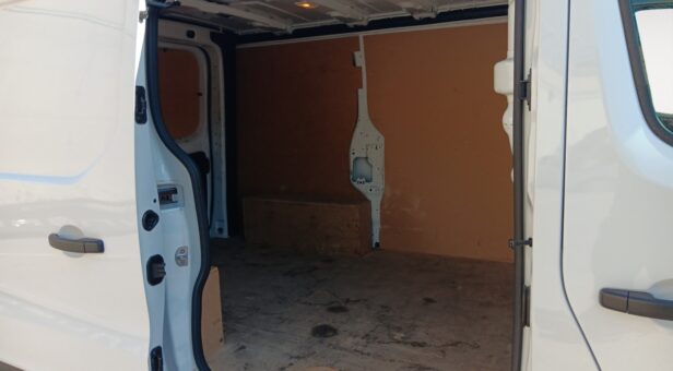 RENAULT TRAFIC FURGON 2.0 BLUEDCI 96KW L1H1 IL 130 4p