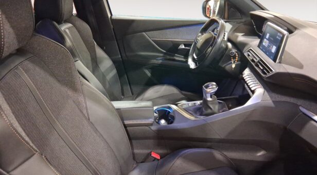 PEUGEOT 5008 TODOTERRENO 1.2 PURETECH 96KW S&S GT LINE 130 5P 7 Plazas