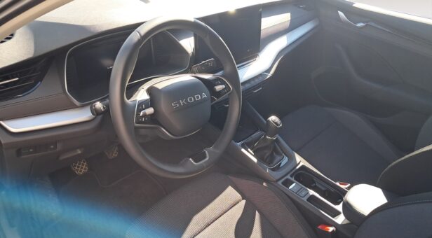 SKODA OCTAVIA DESIGN 2,0 TDI 85 KW (115 cv) MANUAL 6 VEL.