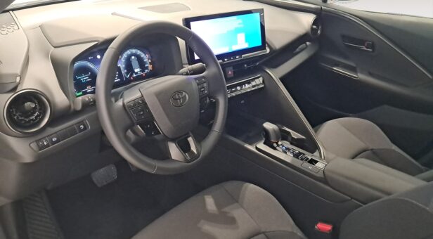 TOYOTA C-HR Toyota C-HR 140H e-CVT 5P Advance