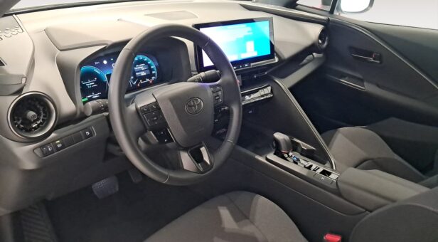 TOYOTA C-HR Toyota C-HR 140H e-CVT 5P Advance