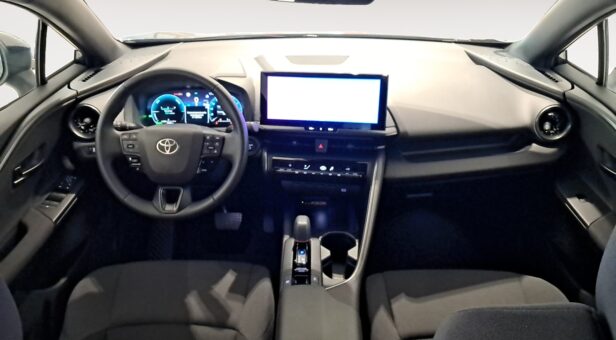 TOYOTA C-HR Toyota C-HR 140H e-CVT 5P Advance