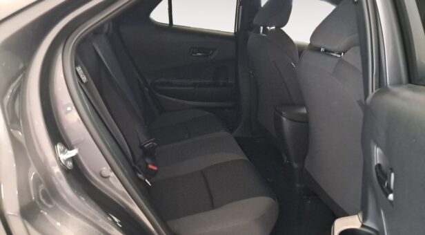 TOYOTA C-HR Toyota C-HR 140H e-CVT 5P Advance