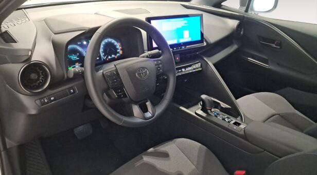 TOYOTA C-HR Toyota C-HR 140H e-CVT 5P Advance