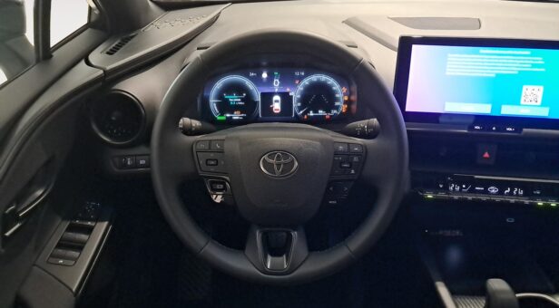 TOYOTA C-HR Toyota C-HR 140H e-CVT 5P Advance
