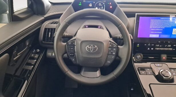 TOYOTA BZ4X TODOTERRENO BEV 71KWH 200E STYLE PLUS 204 5p