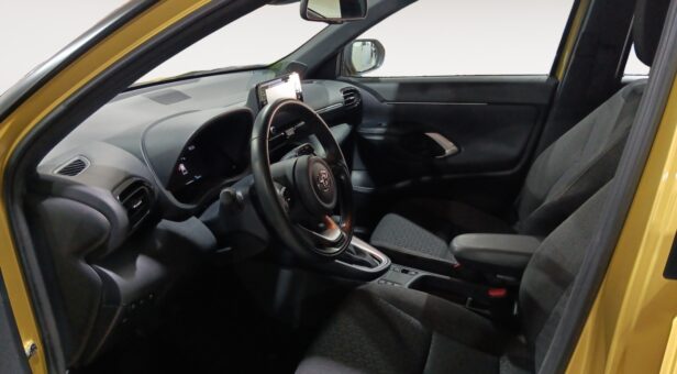 TOYOTA YARIS BERLINA CON PORTON 1.5 VVT-I HEV ACTIVE PLUS 116 5p