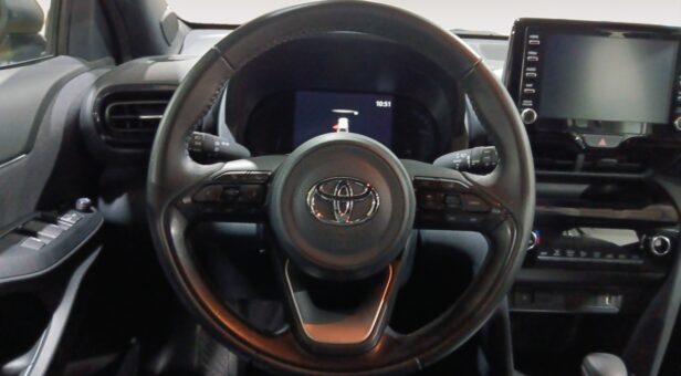 TOYOTA YARIS BERLINA CON PORTON 1.5 VVT-I HEV ACTIVE PLUS 116 5p