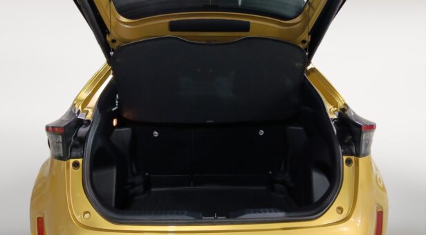 TOYOTA YARIS BERLINA CON PORTON 1.5 VVT-I HEV ACTIVE PLUS 116 5p