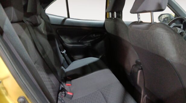 TOYOTA YARIS BERLINA CON PORTON 1.5 VVT-I HEV ACTIVE PLUS 116 5p
