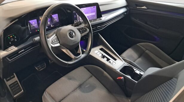 VOLKSWAGEN GOLF BERLINA CON PORTON 1.0 ETSI 81KW DSG LIFE 110 5p