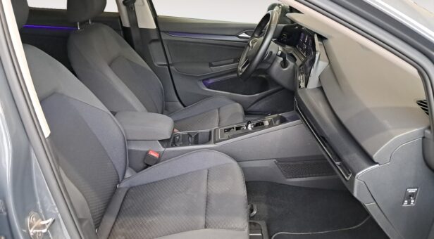 VOLKSWAGEN GOLF BERLINA CON PORTON 1.0 ETSI 81KW DSG LIFE 110 5p