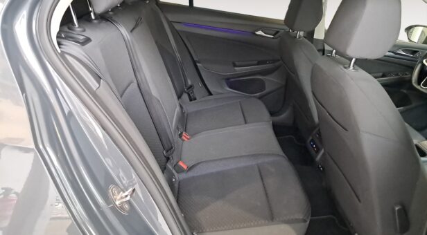 VOLKSWAGEN GOLF BERLINA CON PORTON 1.0 ETSI 81KW DSG LIFE 110 5p