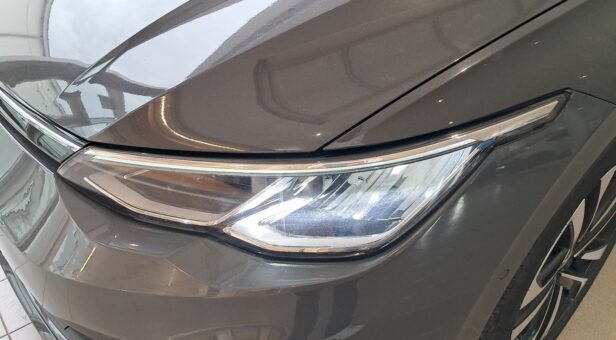 VOLKSWAGEN GOLF BERLINA CON PORTON 1.0 ETSI 81KW DSG LIFE 110 5p