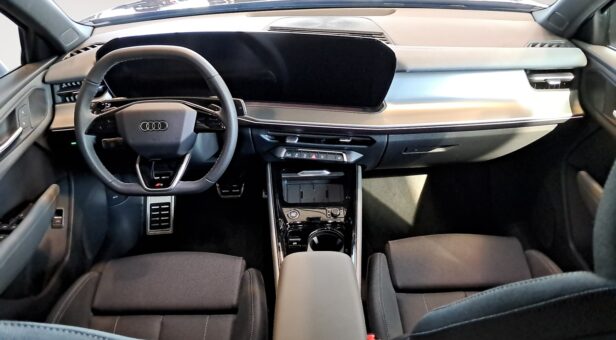 AUDI Q3 TODOTERRENO 1.5 PHEV S TRONIC S LINE 272 5p AUDI Q3 TODOTERRENO 1.5 PHEV S TRONIC S LINE 272 5p