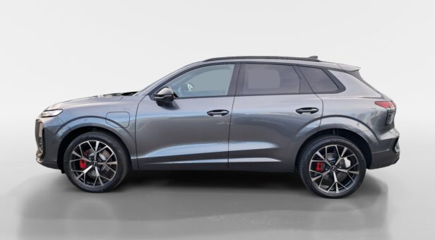 AUDI Q3 TODOTERRENO 1.5 PHEV S TRONIC BLACK LINE 272 5p AUDI Q3 TODOTERRENO 1.5 PHEV S TRONIC BLACK LINE 272 5p