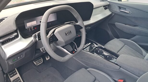 AUDI Q3 TODOTERRENO 1.5 PHEV S TRONIC BLACK LINE 272 5p AUDI Q3 TODOTERRENO 1.5 PHEV S TRONIC BLACK LINE 272 5p