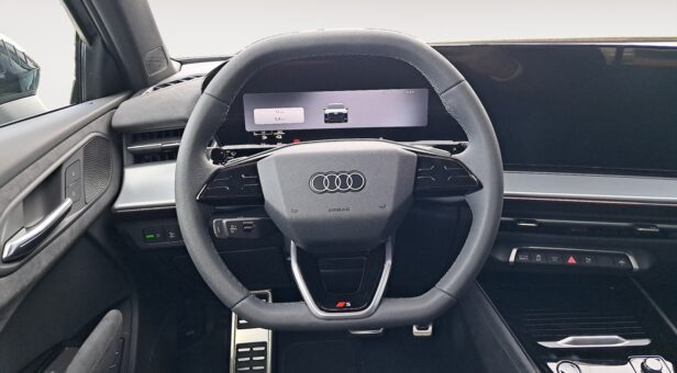 AUDI Q3 TODOTERRENO 1.5 PHEV S TRONIC BLACK LINE 272 5p AUDI Q3 TODOTERRENO 1.5 PHEV S TRONIC BLACK LINE 272 5p
