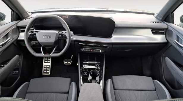 AUDI Q3 TODOTERRENO 1.5 PHEV S TRONIC BLACK LINE 272 5p AUDI Q3 TODOTERRENO 1.5 PHEV S TRONIC BLACK LINE 272 5p