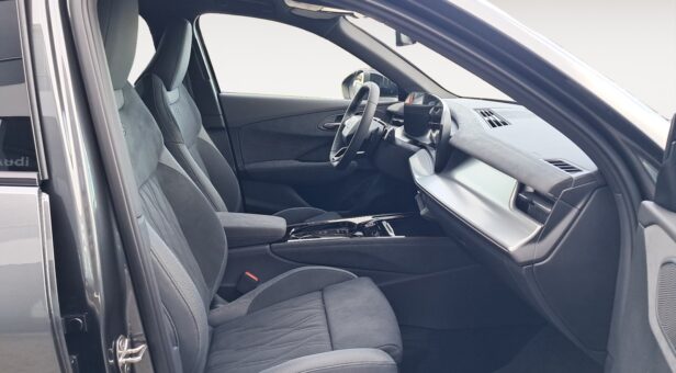 AUDI Q3 TODOTERRENO 1.5 PHEV S TRONIC BLACK LINE 272 5p AUDI Q3 TODOTERRENO 1.5 PHEV S TRONIC BLACK LINE 272 5p