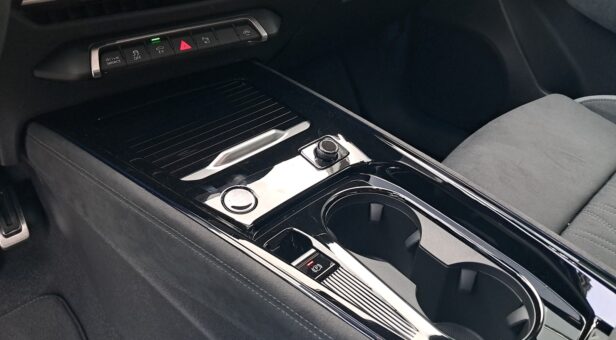 AUDI Q3 TODOTERRENO 1.5 PHEV S TRONIC BLACK LINE 272 5p AUDI Q3 TODOTERRENO 1.5 PHEV S TRONIC BLACK LINE 272 5p
