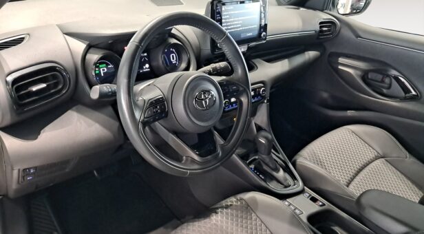 TOYOTA YARIS Yaris 120H e-CVT 5P Style